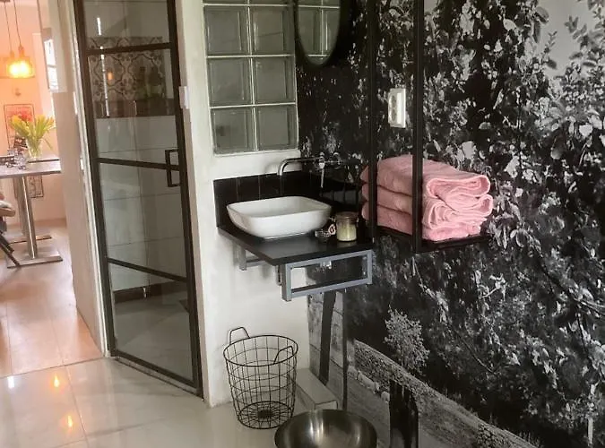 Bij Bijnen Oda ve Kahvaltı Soerendonk